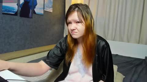 Snapshot of nora_lovvv chatting on November 11, 2025, 10:04 am Nora online show from November 11, 2025, 10:04 am