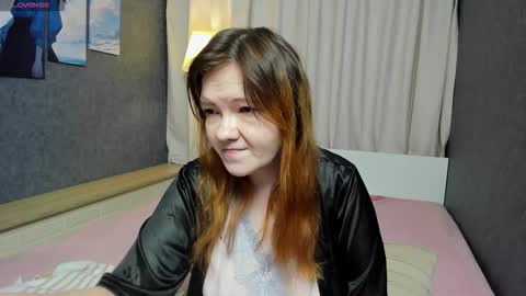 Snapshot of nora_lovvv chatting on November 30, 2025, 11:03 am Nora online show from November 30, 2025, 11:03 am