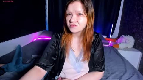 Snapshot of nora_lovvv chatting on December 1, 2025, 10:42 am Nora online show from December 1, 2025, 10:42 am