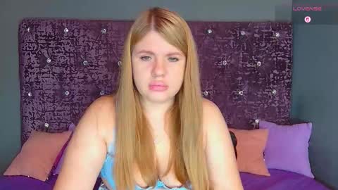 Snapshot of norabigas chatting on November 18, 2025, 2:39 am Nora online show from November 18, 2025, 2:39 am