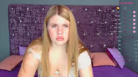 Snapshot of norabigas chatting on November 22, 2025, 1:15 am Nora online show from November 22, 2025, 1:15 am