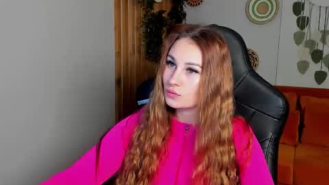 Snapshot of norafoxes chatting on November 24, 2025, 5:40 am NoraFoxes online show from November 24, 2025, 5:40 am