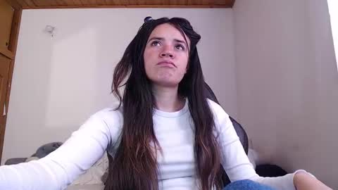 noreen_ online show from November 22, 2025, 5:34 pm