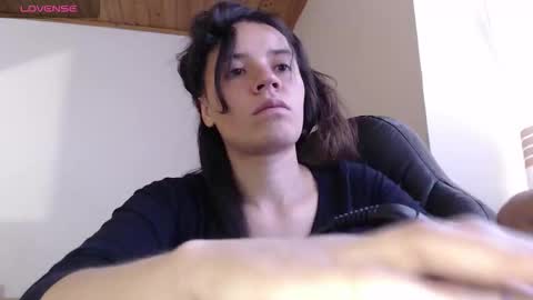 noreen_ online show from December 1, 2025, 6:35 pm