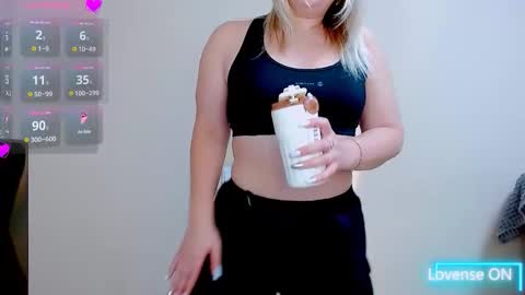 Snapshot of not_nakedcat chatting on November 5, 2025, 3:34 pm hi glad to chat online show from November 5, 2025, 3:34 pm