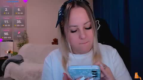 Snapshot of not_nakedcat chatting on November 23, 2025, 2:06 pm hi glad to chat online show from November 23, 2025, 2:06 pm