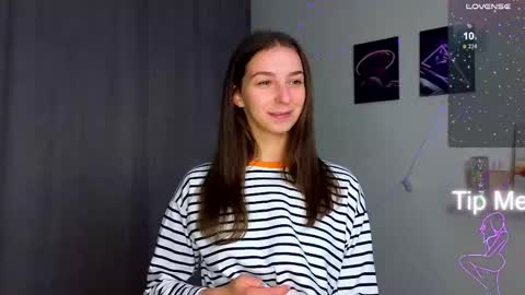 Snapshot of not_yourtoy chatting on October 1, 2025, 2:12 pm Hello My name is Helene NTMU Finger up if u like what u see online show from October 1, 2025, 2:12 pm