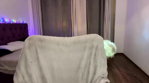 Snapshot of notamericanpie23 chatting on November 23, 2025, 11:48 pm Tina online show from November 23, 2025, 11:48 pm