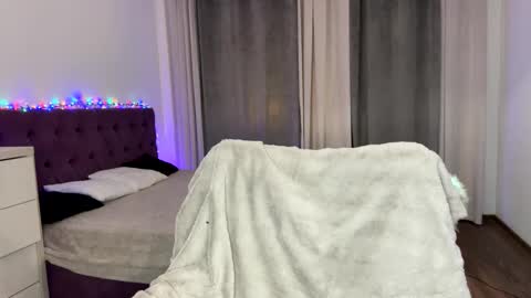 Snapshot of notamericanpie23 chatting on November 27, 2025, 9:28 pm Tina online show from November 27, 2025, 9:28 pm