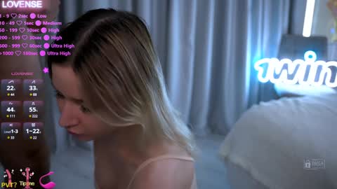 Anna   Check my Bio   Help me to reach 300 thumbs up  online show from January 4, 2025, 7:34 pm