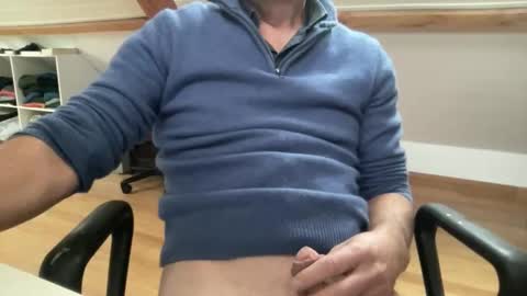 Snapshot of noux69 chatting on October 15, 2025, 10:37 am noux69 online show from October 15, 2025, 10:37 am