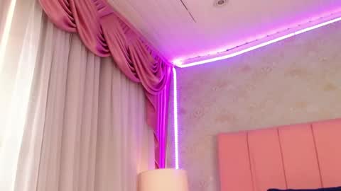 Snapshot of nova_ross chatting on September 30, 2025, 8:25 pm nova_ross online show from September 30, 2025, 8:25 pm