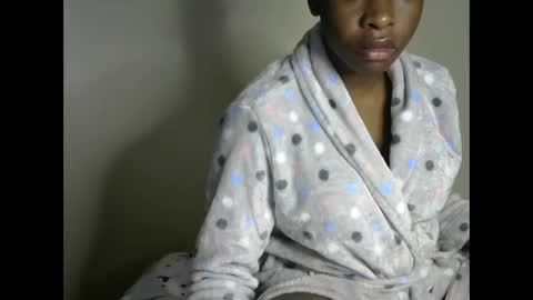 novaah online show from November 30, 2025, 3:10 am