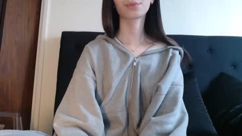 Snapshot of novafrey chatting on December 17, 2024, 7:15 pm Olivia online show from December 17, 2024, 7:15 pm