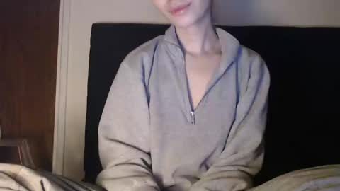 Snapshot of novafrey chatting on January 6, 2025, 11:31 pm Olivia online show from January 6, 2025, 11:31 pm