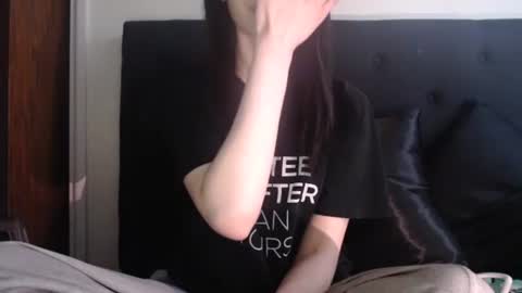 Olivia online show from November 11, 2025, 9:26 pm