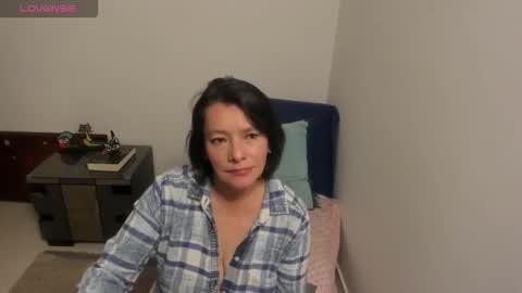 Snapshot of nuit_rose chatting on October 11, 2025, 2:33 am nuit_rose online show from October 11, 2025, 2:33 am