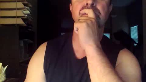 nvrenuff1979 online show from October 27, 2025, 11:58 am