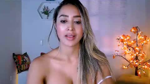 Snapshot of nycole_1988 chatting on December 14, 2024, 11:12 pm Nycole online show from December 14, 2024, 11:12 pm