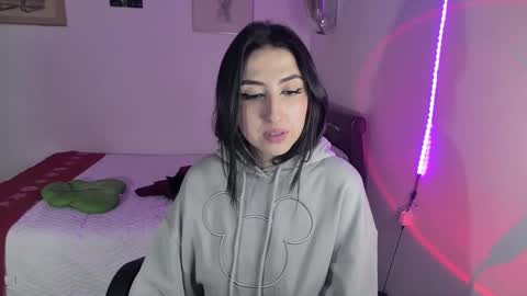 Snapshot of nymph_frida chatting on December 6, 2024, 12:05 pm Frida online show from December 6, 2024, 12:05 pm