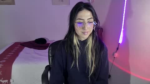 Snapshot of nymph_frida chatting on December 12, 2024, 7:52 am Frida online show from December 12, 2024, 7:52 am