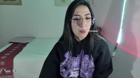 Snapshot of nymph_frida chatting on December 13, 2024, 6:31 am Frida online show from December 13, 2024, 6:31 am