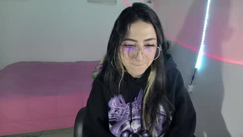 Snapshot of nymph_frida chatting on January 31, 2025, 6:57 am Frida online show from January 31, 2025, 6:57 am