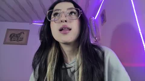 Snapshot of nymph_frida chatting on February 7, 2025, 8:33 am Frida online show from February 7, 2025, 8:33 am