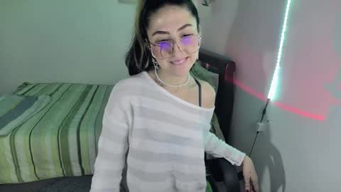 Snapshot of nymph_frida chatting on February 27, 2025, 9:22 am Frida online show from February 27, 2025, 9:22 am