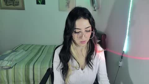 Snapshot of nymph_frida chatting on March 3, 2025, 1:31 pm Frida online show from March 3, 2025, 1:31 pm