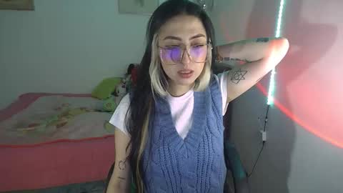 Snapshot of nymph_frida chatting on November 20, 2025, 6:35 am Frida online show from November 20, 2025, 6:35 am