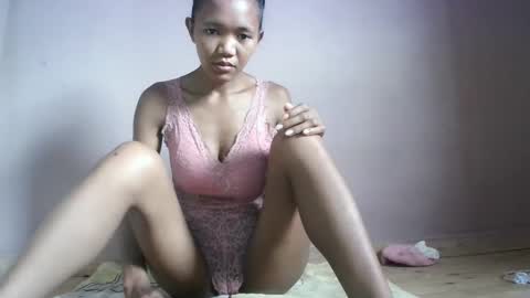 nympholinha online show from February 24, 2025, 5:00 am