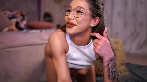 Snapshot of nyrobinova chatting on January 25, 2025, 1:30 pm nyrobinova online show from January 25, 2025, 1:30 pm