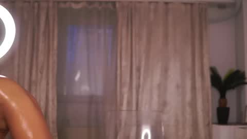 Snapshot of nyrobinova chatting on February 28, 2025, 10:20 am nyrobinova online show from February 28, 2025, 10:20 am