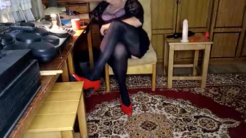 NyushaM online show from November 23, 2025, 3:34 pm