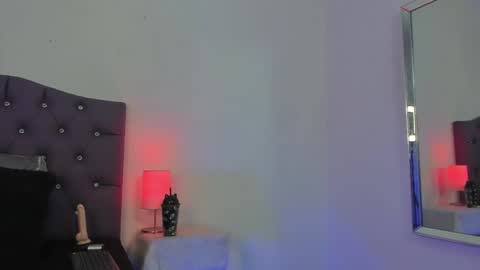 Snapshot of nyx_nayla chatting on January 25, 2025, 1:30 pm online show from January 25, 2025, 1:30 pm