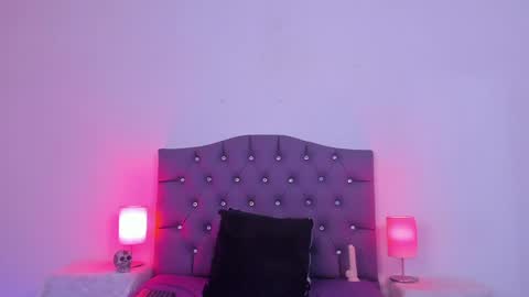 Snapshot of nyx_nayla chatting on February 1, 2025, 11:10 am online show from February 1, 2025, 11:10 am