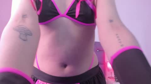 Snapshot of nyx_nayla chatting on February 3, 2025, 4:57 am online show from February 3, 2025, 4:57 am