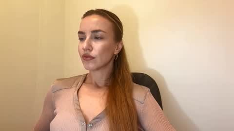 Snapshot of nyxelia_ chatting on October 27, 2025, 8:29 am Anastasia online show from October 27, 2025, 8:29 am