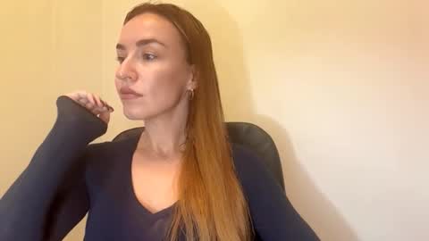 Snapshot of nyxelia_ chatting on November 4, 2025, 8:24 am Anastasia online show from November 4, 2025, 8:24 am