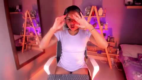 Snapshot of nyxmoonhells chatting on September 17, 2025, 7:59 pm Nyx online show from September 17, 2025, 7:59 pm