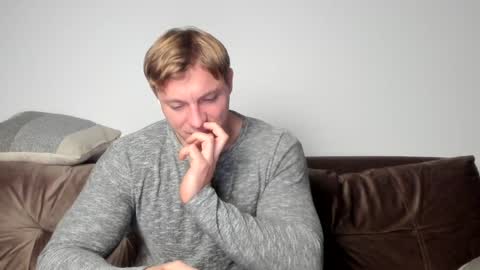 Snapshot of o_r_b_i_t chatting on December 9, 2024, 4:47 pm o_r_b_i_t online show from December 9, 2024, 4:47 pm