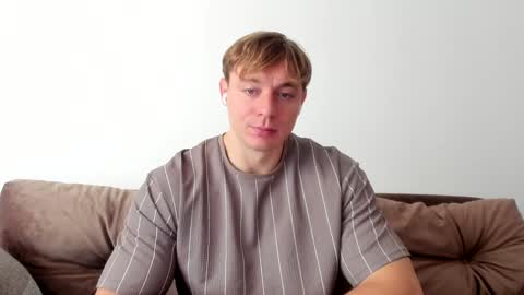 Snapshot of o_r_b_i_t chatting on December 15, 2024, 10:50 am o_r_b_i_t online show from December 15, 2024, 10:50 am