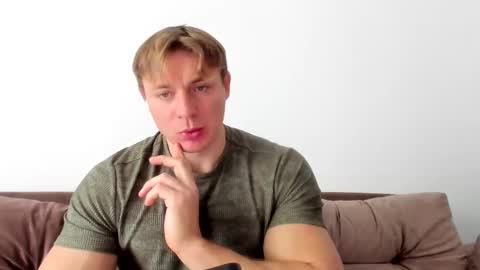 Snapshot of o_r_b_i_t chatting on February 24, 2025, 9:32 am o_r_b_i_t online show from February 24, 2025, 9:32 am