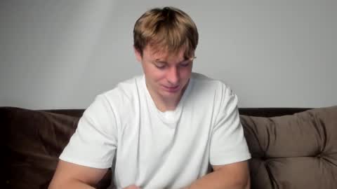 Snapshot of o_r_b_i_t chatting on February 27, 2025, 3:26 pm o_r_b_i_t online show from February 27, 2025, 3:26 pm