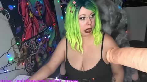 occvlt qveen online show from December 30, 2024, 4:42 am