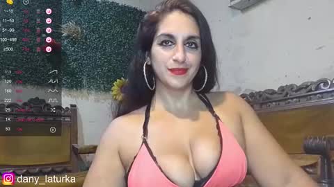 Snapshot of odalisca_bellydancer chatting on February 19, 2025, 11:57 pm Daniela Dany online show from February 19, 2025, 11:57 pm