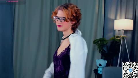 Snapshot of odettechurchwell chatting on December 4, 2025, 3:49 am Eli online show from December 4, 2025, 3:49 am