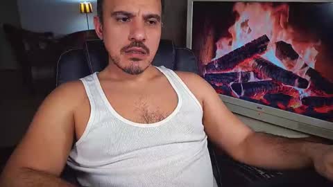 officeman7 online show from February 16, 2025, 4:32 pm