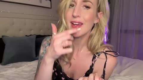 Snapshot of officiallyonlytams chatting on December 22, 2024, 12:07 am Tams online show from December 22, 2024, 12:07 am